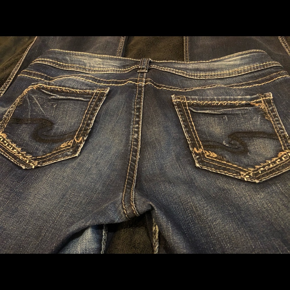 Silver Women's Dark Suki Mid Slim Boot Cut Jeans